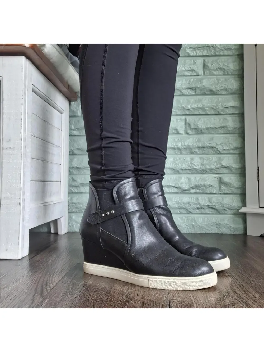 Linea Paolo Black Wedge Heel Size 9